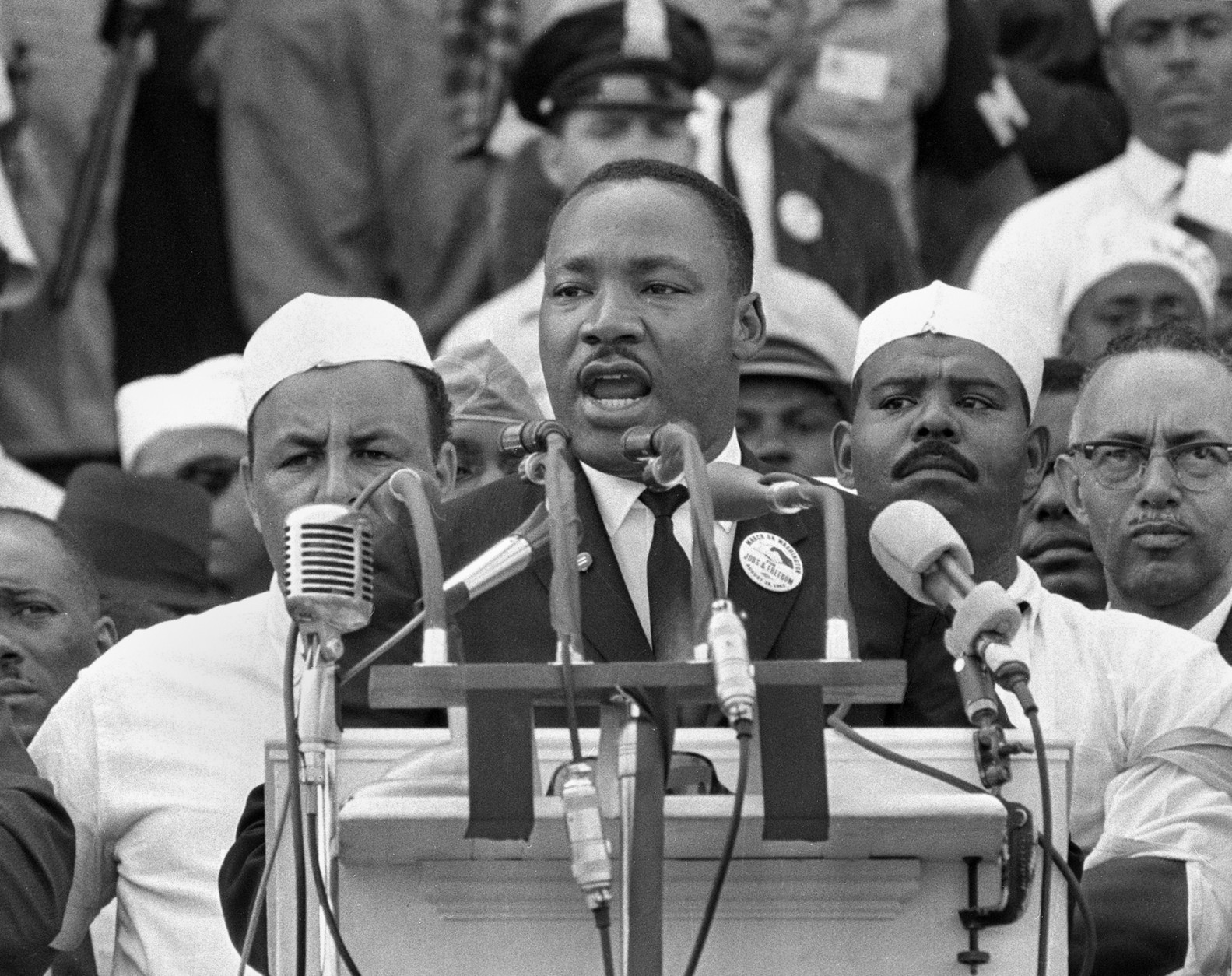 MLK giving a speech
